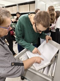 «Страницы времени»: группа 305‑КДП открыла для себя тайны городского архива «Страницы времени»: группа 305‑КДП открыла для себя тайны городского архива