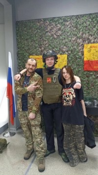 Встреча с героем: студенты группы 158‑ТМ на выставке памяти Героям СВО Встреча с героем: студенты группы 158‑ТМ на выставке памяти Героям СВО