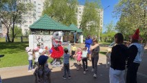 День защиты детей: Киса в гостях у малышей!