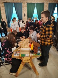 От деревянных макетов до управления дронами От деревянных макетов до управления дронами